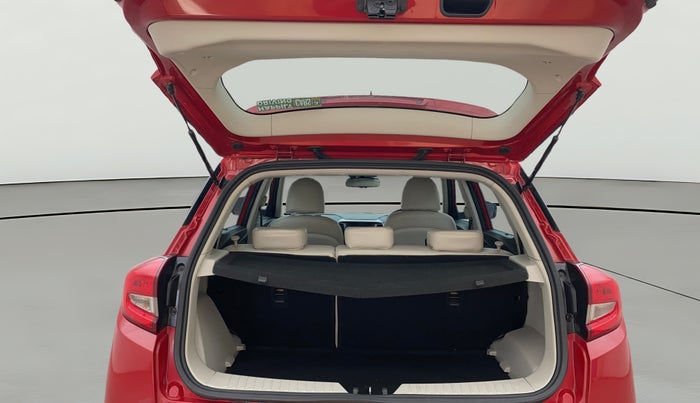 2023 Mahindra XUV300 W8 (O) 1.5 DIESEL AMT, Diesel, Automatic, 63,752 km, Boot Open Zoomed View