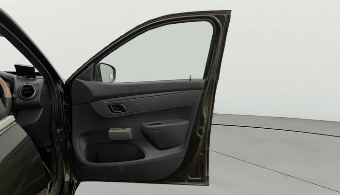 2016 Renault Kwid RXL, Petrol, Manual, 40,031 km, RHS Front Door