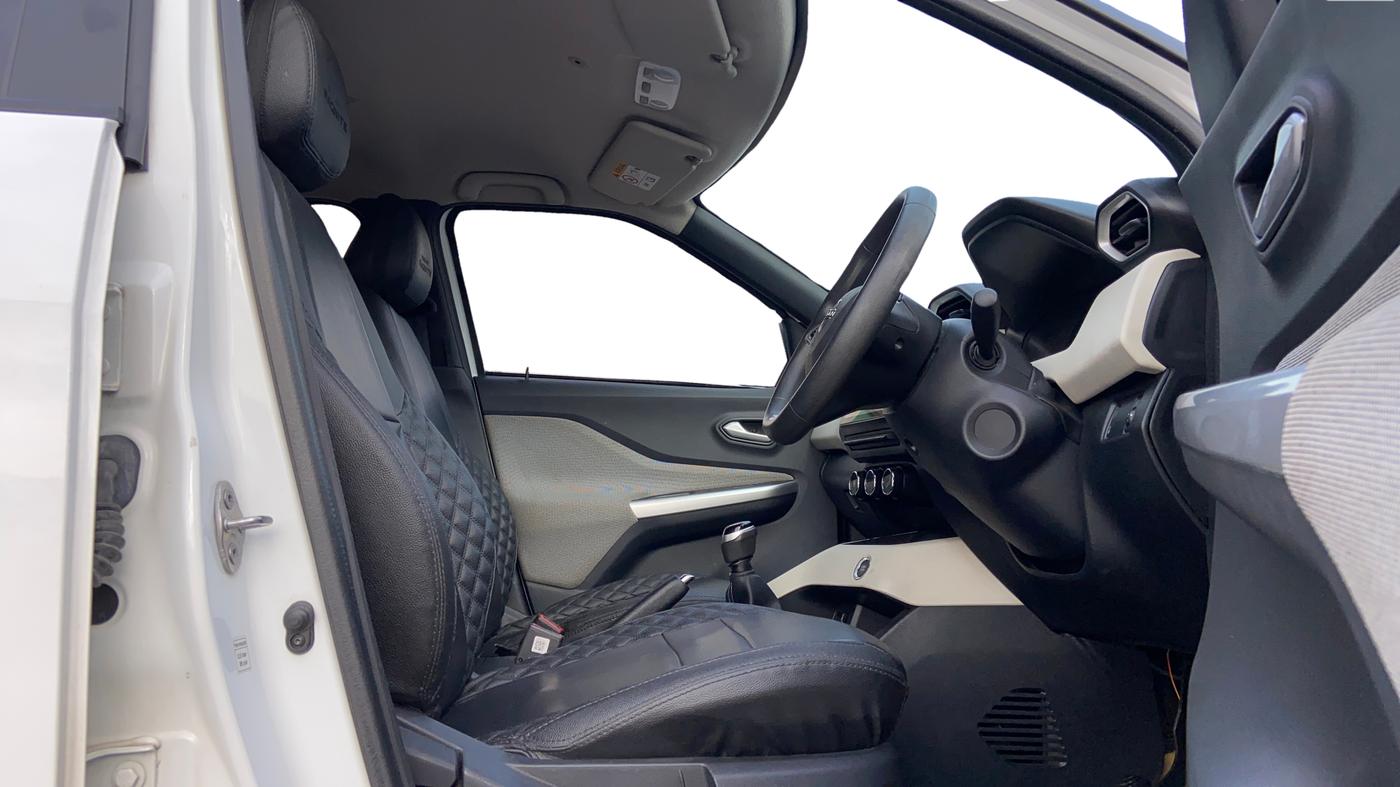 2023 Nissan MAGNITE XV TURBO, Petrol, Manual, 24,524 km, Right Side Front Door Cabin