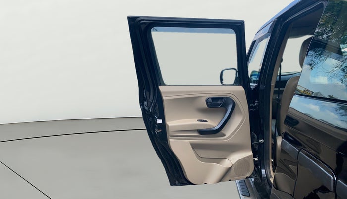 2023 Mahindra BOLERO NEO N 8, Diesel, Manual, 30,272 km, LHS Rear Door
