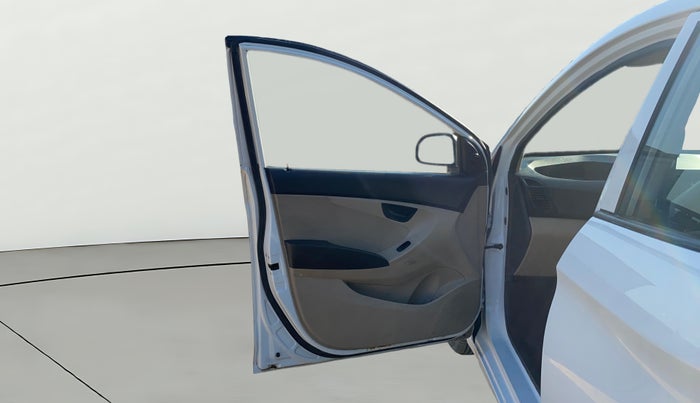 2017 Hyundai Eon ERA +, CNG, Manual, 1,10,540 km, LHS Front Door