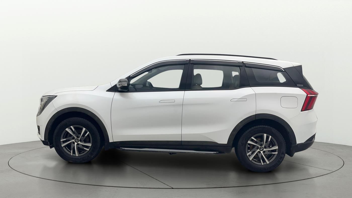 2023 Mahindra XUV700 AX 5 D AT 7 STR, Diesel, Automatic, 1,26,913 km, Left Side