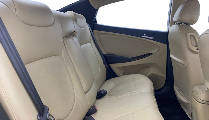 2017 Hyundai Verna 1.6 VTVT SX AT, Petrol, Automatic, 33,291 km, Right Side Rear Door Cabin
