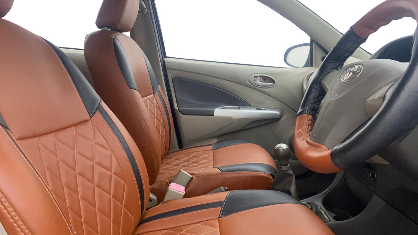 2013 Toyota Etios Liva G, Petrol, Manual, 62,440 km, Right Side Front Door Cabin