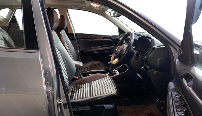 2022 KIA SONET GTX PLUS 1.5, Diesel, Manual, 39,034 km, Right Side Front Door Cabin