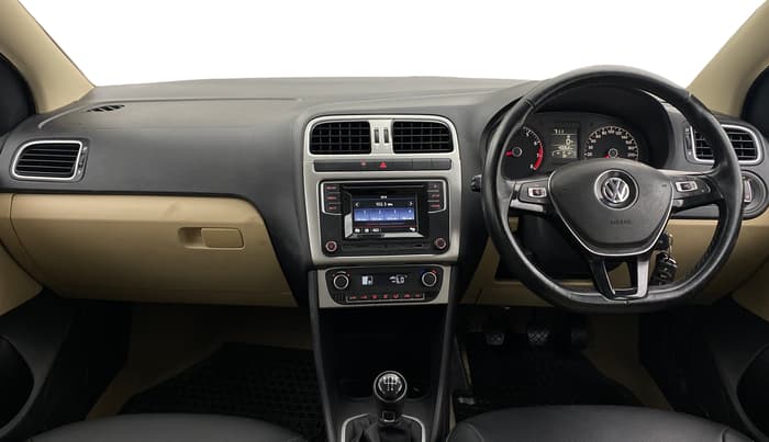 2016 Volkswagen Ameo HIGHLINE1.2L, Petrol, Manual, 40,059 km, Dashboard