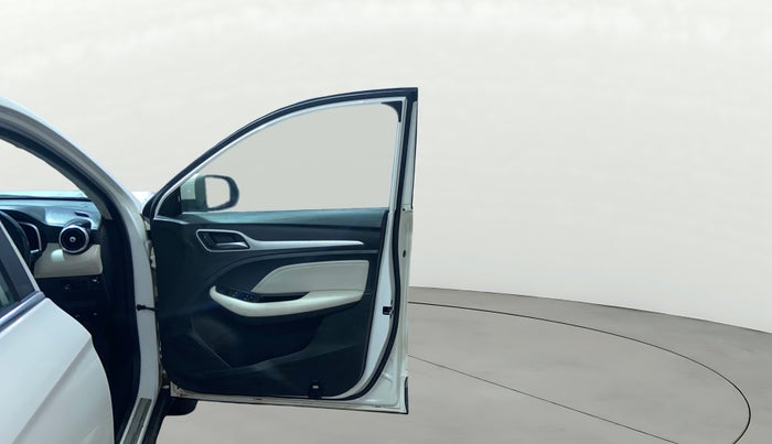 2022 MG ASTOR SMART 1.5 MT, CNG, Manual, 46,594 km, RHS Front Door