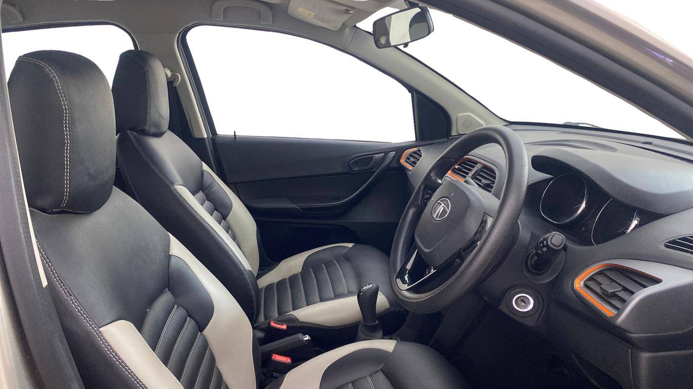 2018 Tata TIAGO NRG PETROL, Petrol, Manual, 41,181 km, Right Side Front Door Cabin