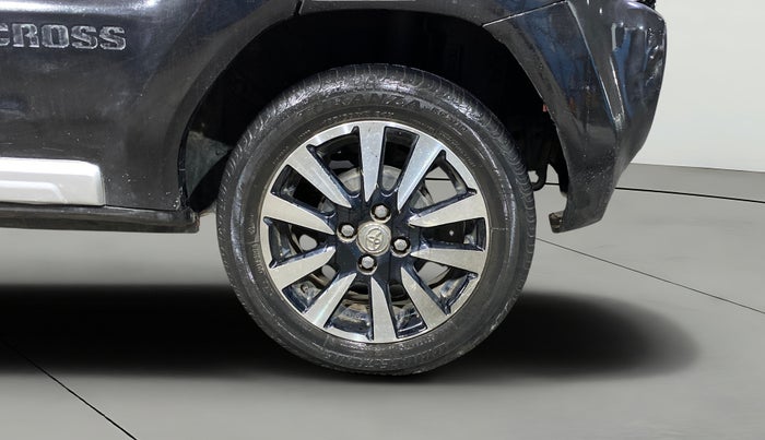 2017 Toyota Etios CROSS 1.2 G, Petrol, Manual, 1,09,423 km, Left Rear Wheel