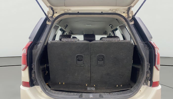 2019 Mahindra XUV500 W5, Diesel, Manual, 85,365 km, Boot Open Zoomed View