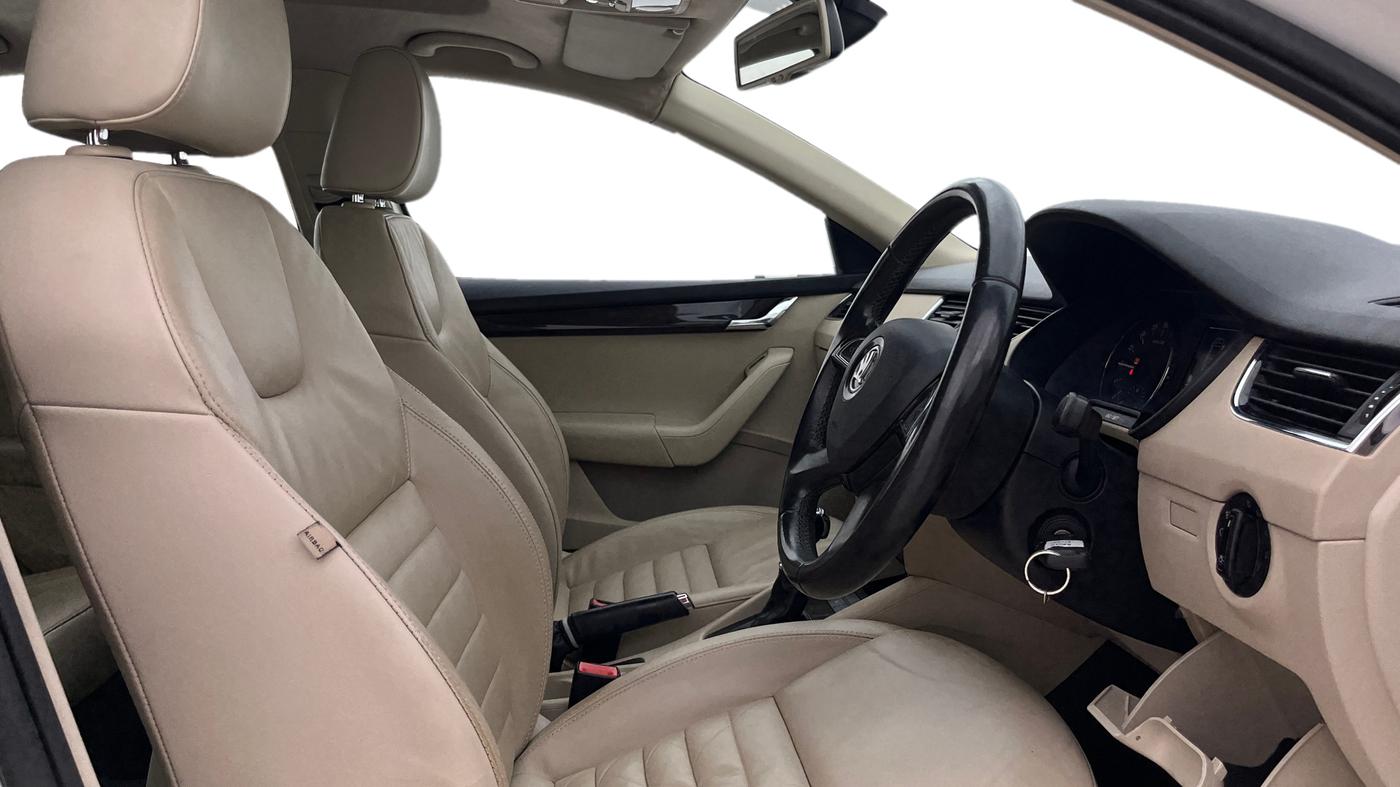 2014 Skoda Octavia ELEGANCE 2.0 TDI AT, Diesel, Automatic, 79,605 km, Right Side Front Door Cabin