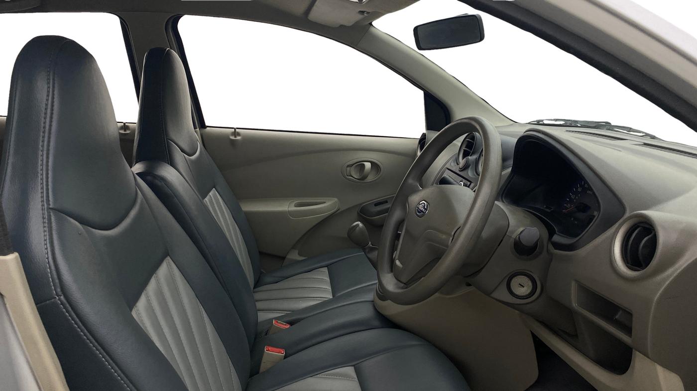 2014 Datsun Go T, Petrol, Manual, 43,209 km, Right Side Front Door Cabin