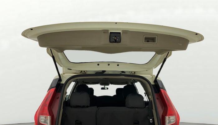 2018 Mahindra MARAZZO M6 8 STR, Diesel, Manual, 1,44,295 km, Boot Door Open