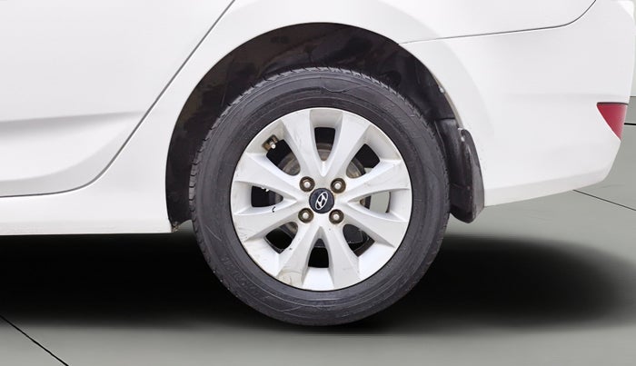 2016 Hyundai Verna FLUIDIC 4S 1.6 VTVT S AT, Petrol, Automatic, 78,631 km, Left Rear Wheel