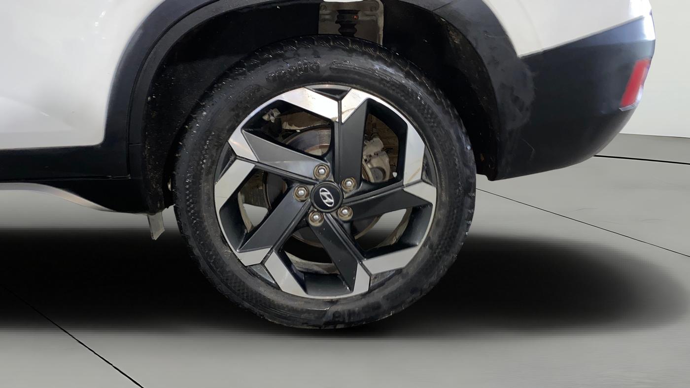 2022 Hyundai ALCAZAR PLATINUM 2.0 MT 7STR, Petrol, Manual, 25,536 km, Left Rear Wheel