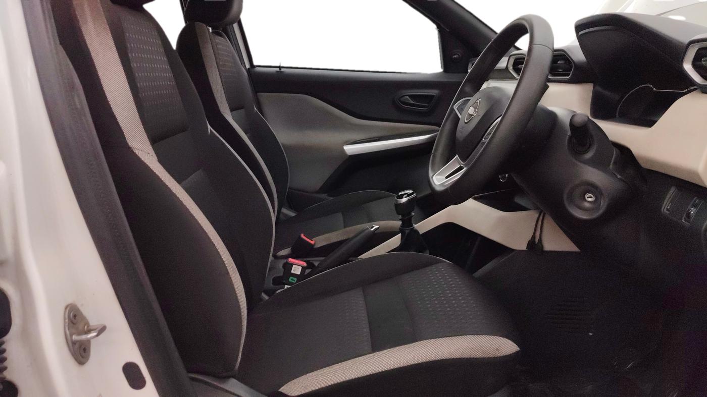 2023 Nissan MAGNITE XE, Petrol, Manual, 46,553 km, Right Side Front Door Cabin
