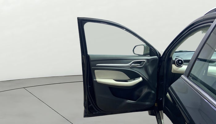 2023 MG ASTOR SHARP 1.5 CVT, Petrol, Automatic, 17,581 km, LHS Front Door