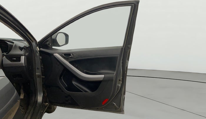 2022 Tata NEXON XM SUNROOF PETROL, Petrol, Manual, 32,800 km, RHS Front Door