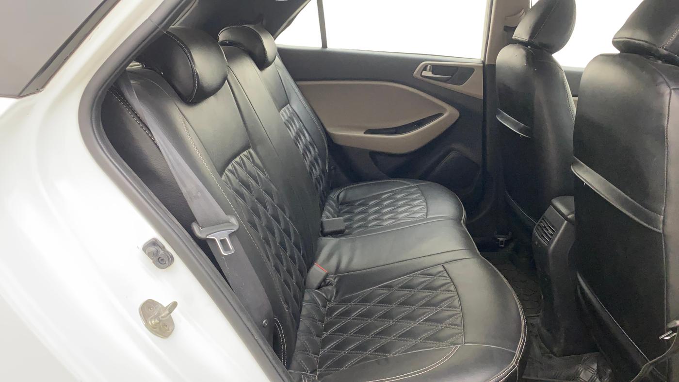 2020 Hyundai NEW I20 ASTA (O) 1.2 MT DUAL TONE, Petrol, Manual, 62,140 km, Right Side Rear Door Cabin