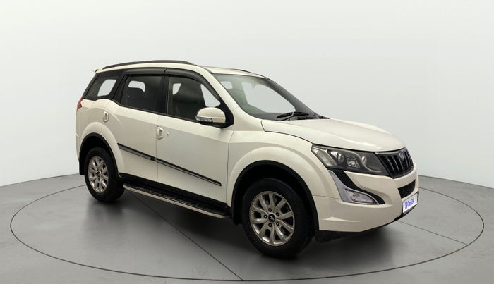 2016 Mahindra XUV500 W8, Diesel, Manual, 1,23,899 km, SRP