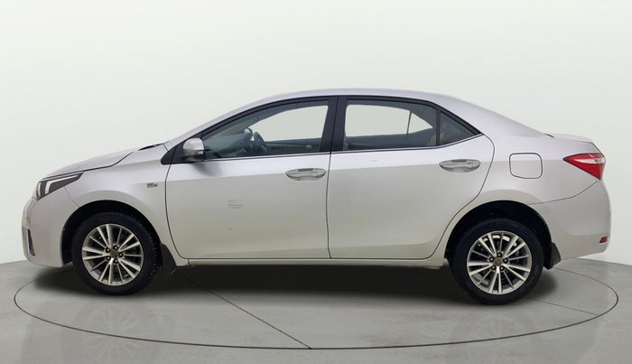 2014 Toyota Corolla Altis GL PETROL, Petrol, Manual, 1,32,247 km, Left Side