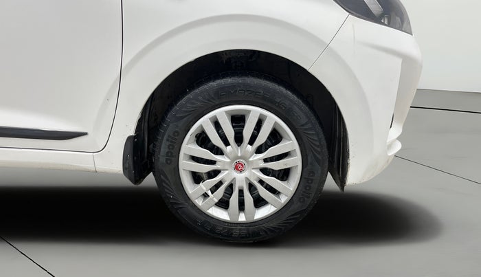 2021 Hyundai GRAND I10 NIOS ERA 1.2 KAPPA VTVT, Petrol, Manual, 28,477 km, Right Front Wheel