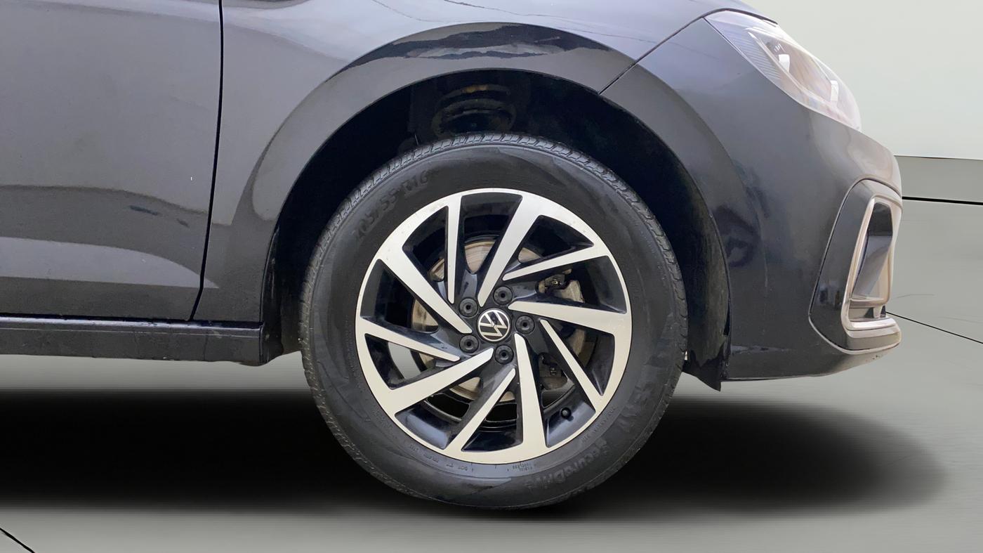 2024 Volkswagen VIRTUS TOPLINE TSI 1.0 AT, Petrol, Automatic, 25,122 km, Right Front Wheel