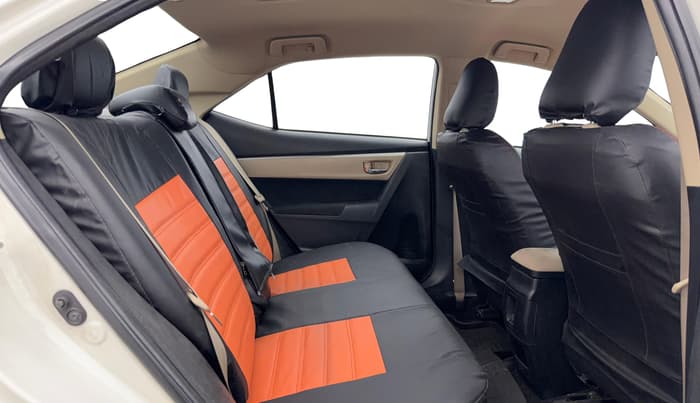 2015 Toyota Corolla Altis G PETROL, Petrol, Manual, 76,213 km, Right Side Rear Door Cabin