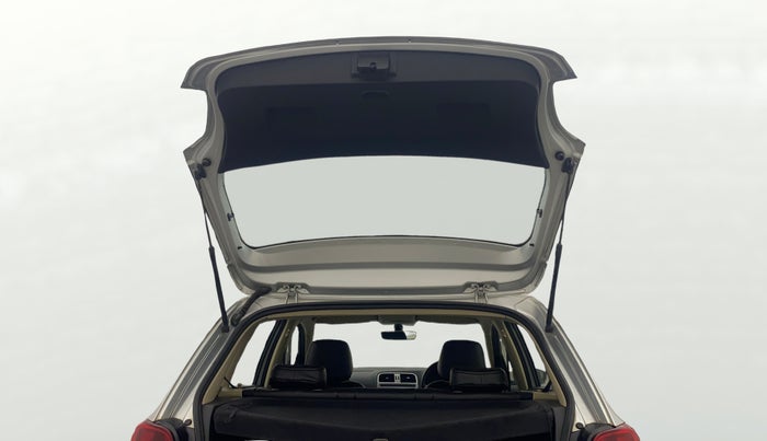 2017 Volkswagen Polo HIGHLINE1.2L, Petrol, Manual, 40,889 km, Boot Door Open