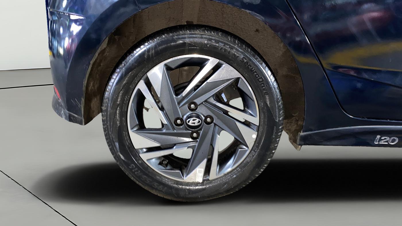 2023 Hyundai NEW I20 ASTA (O) 1.2 AT, Petrol, Automatic, 30,464 km, Right Rear Wheel