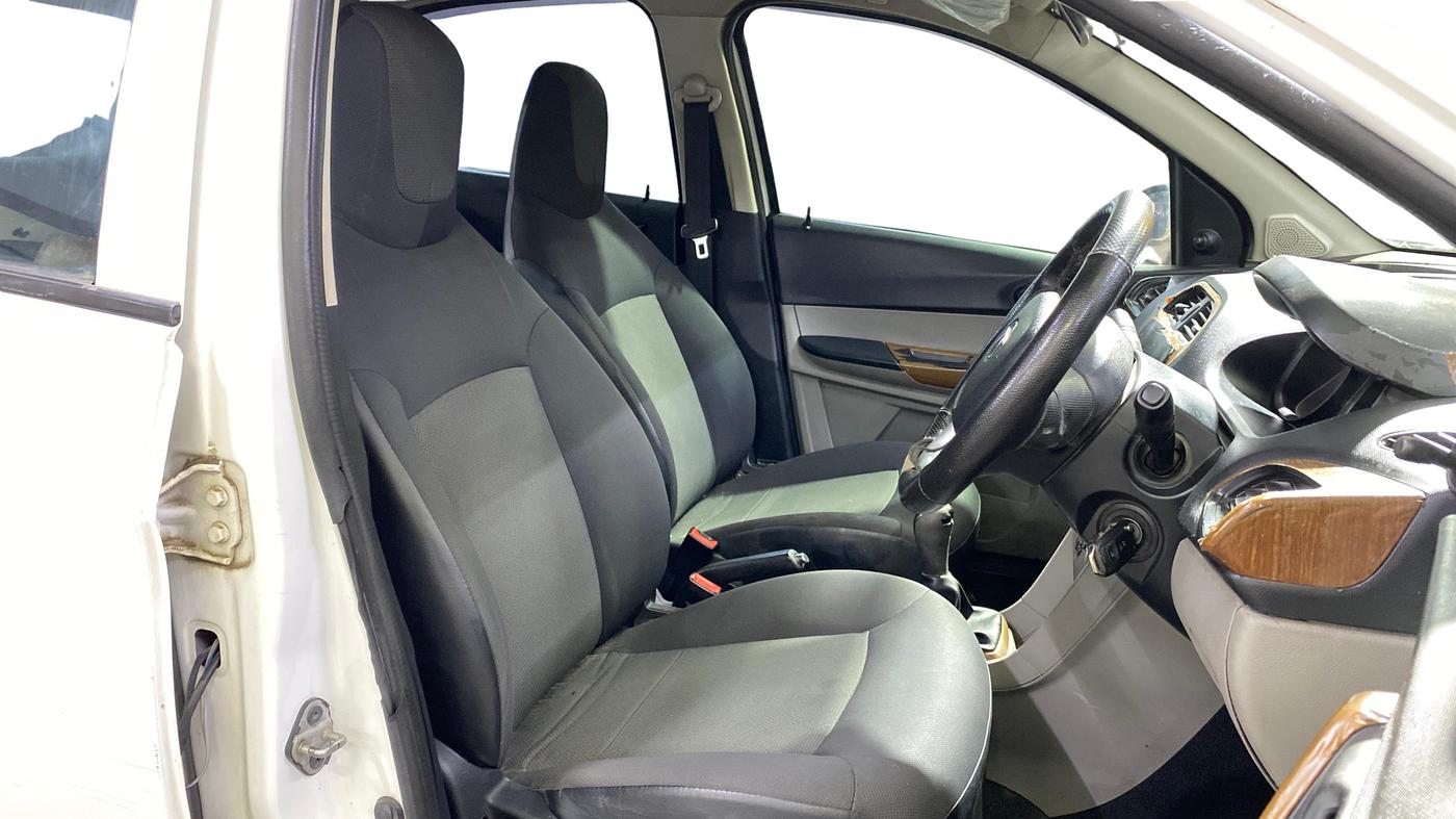 2017 Tata Tiago XE PETROL, Petrol, Manual, 81,993 km, Right Side Front Door Cabin
