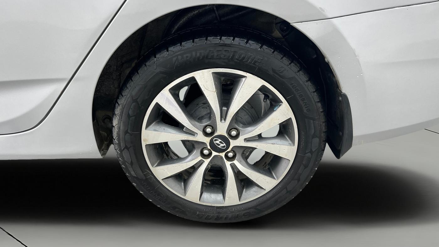2016 Hyundai Verna 1.6 VTVT SX AT, Petrol, Automatic, 65,239 km, Left Rear Wheel