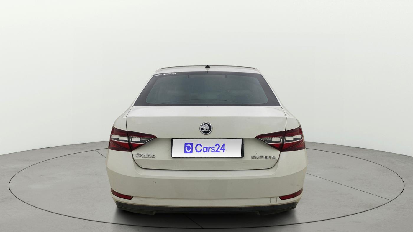 2016 Skoda Superb L&K 1.8 TSI AT, Petrol, Automatic, 50,102 km, Back/Rear