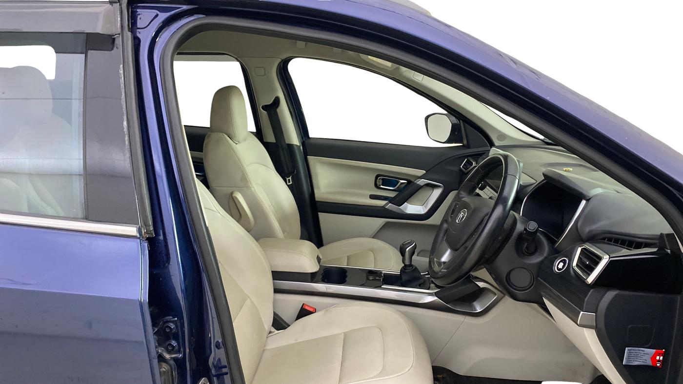 2021 Tata Safari XZ PLUS, Diesel, Manual, 57,497 km, Right Side Front Door Cabin
