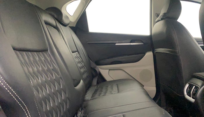 2020 KIA SONET HTX 1.0 IMT, Petrol, Manual, 32,564 km, Right Side Rear Door Cabin