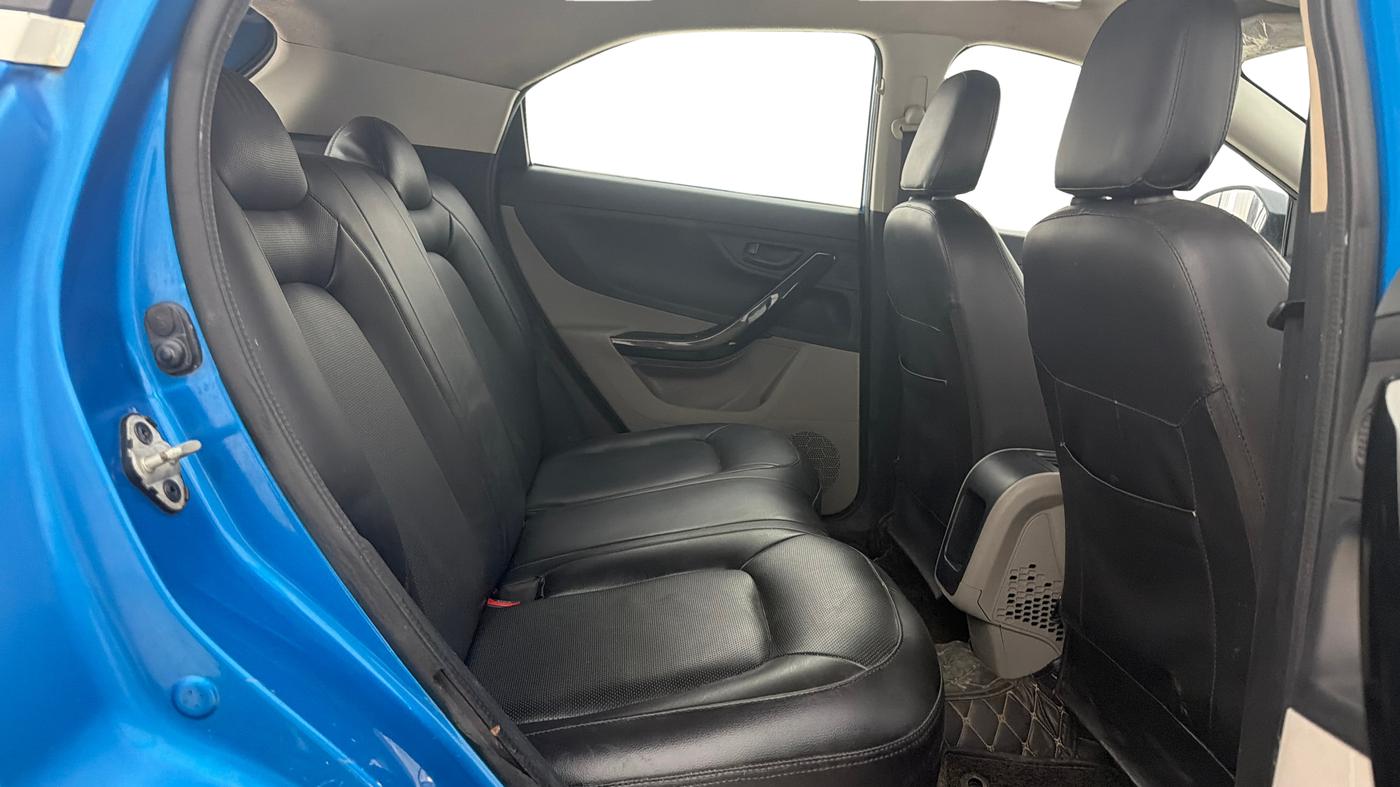 2018 Tata NEXON XM PETROL, Petrol, Manual, 43,767 km, Right Side Rear Door Cabin