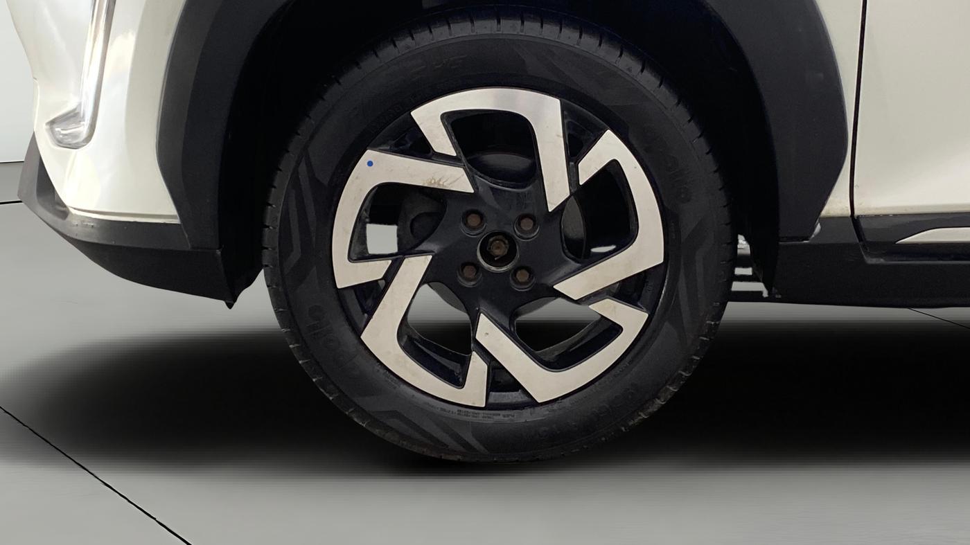2021 Nissan MAGNITE XV TURBO CVT DUAL TONE, Petrol, Automatic, 72,369 km, Left Front Wheel