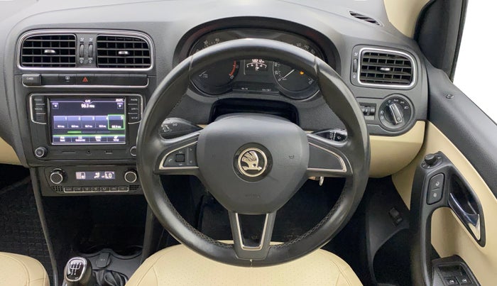 2019 Skoda Rapid STYLE 1.6 MPI, Petrol, Manual, 58,211 km, Steering Wheel Close Up