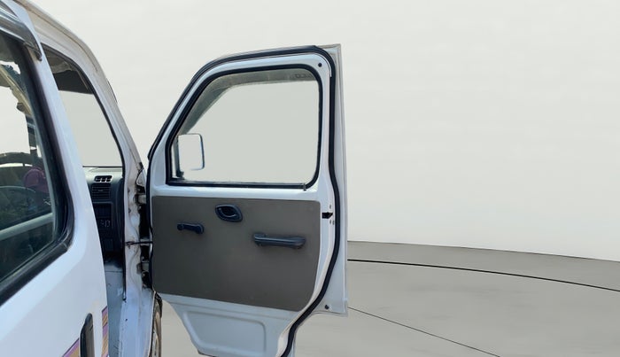 2016 Maruti Eeco 5 STR WITH A/C+HTR, CNG, Manual, 1,27,267 km, RHS Front Door