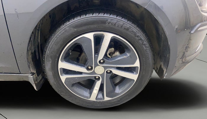 2020 Tata ALTROZ XZ PETROL, Petrol, Manual, 22,214 km, Right Front Wheel