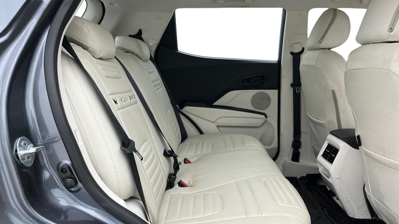 2024 Mahindra XUV 3XO MX3 Pro 1.5 Turbo Diesel, Diesel, Manual, 9,635 km, Right Side Rear Door Cabin
