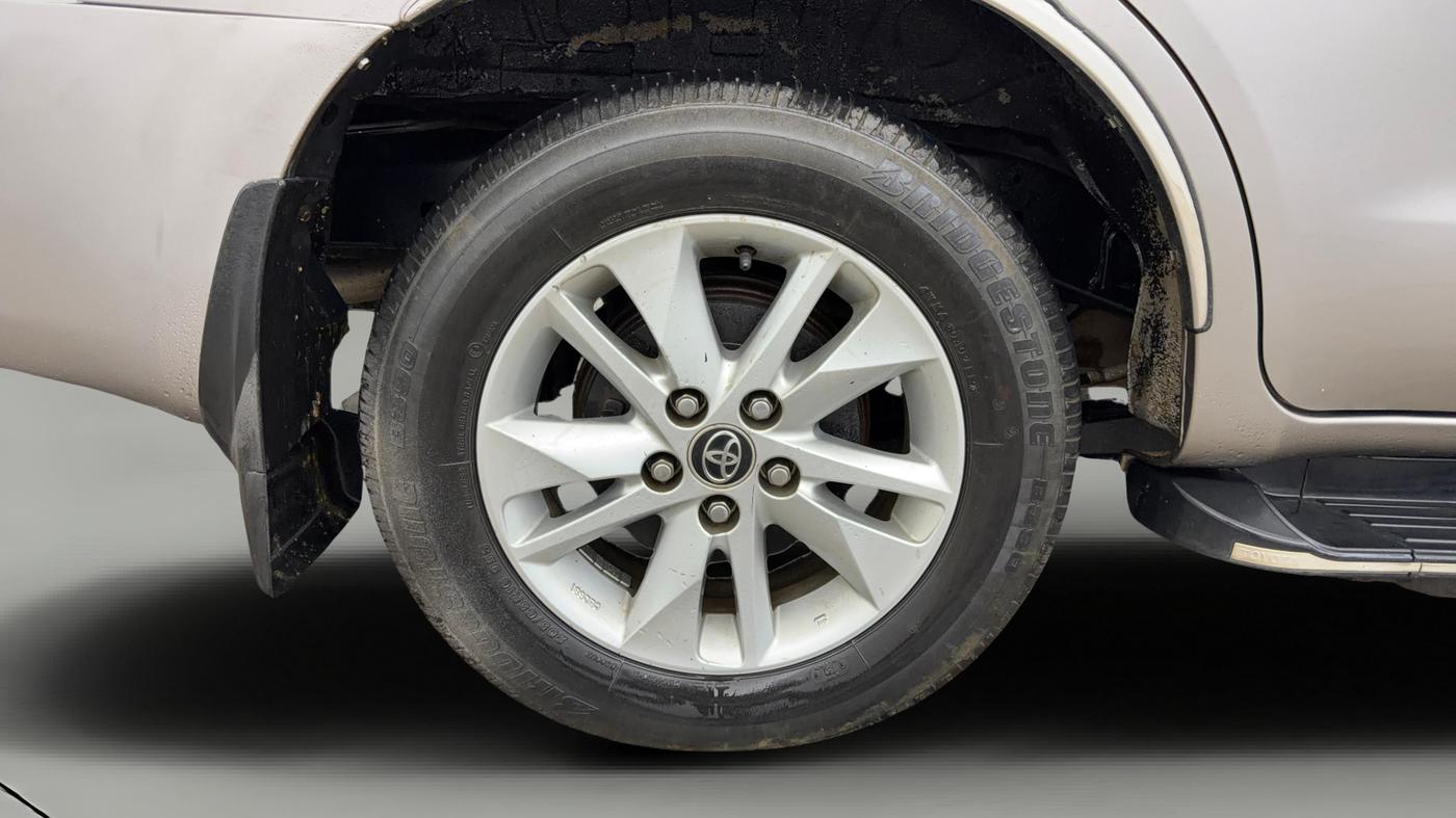 2019 Toyota Innova Crysta 2.7 GX AT 7 STR, Petrol, Automatic, 37,755 km, Right Rear Wheel
