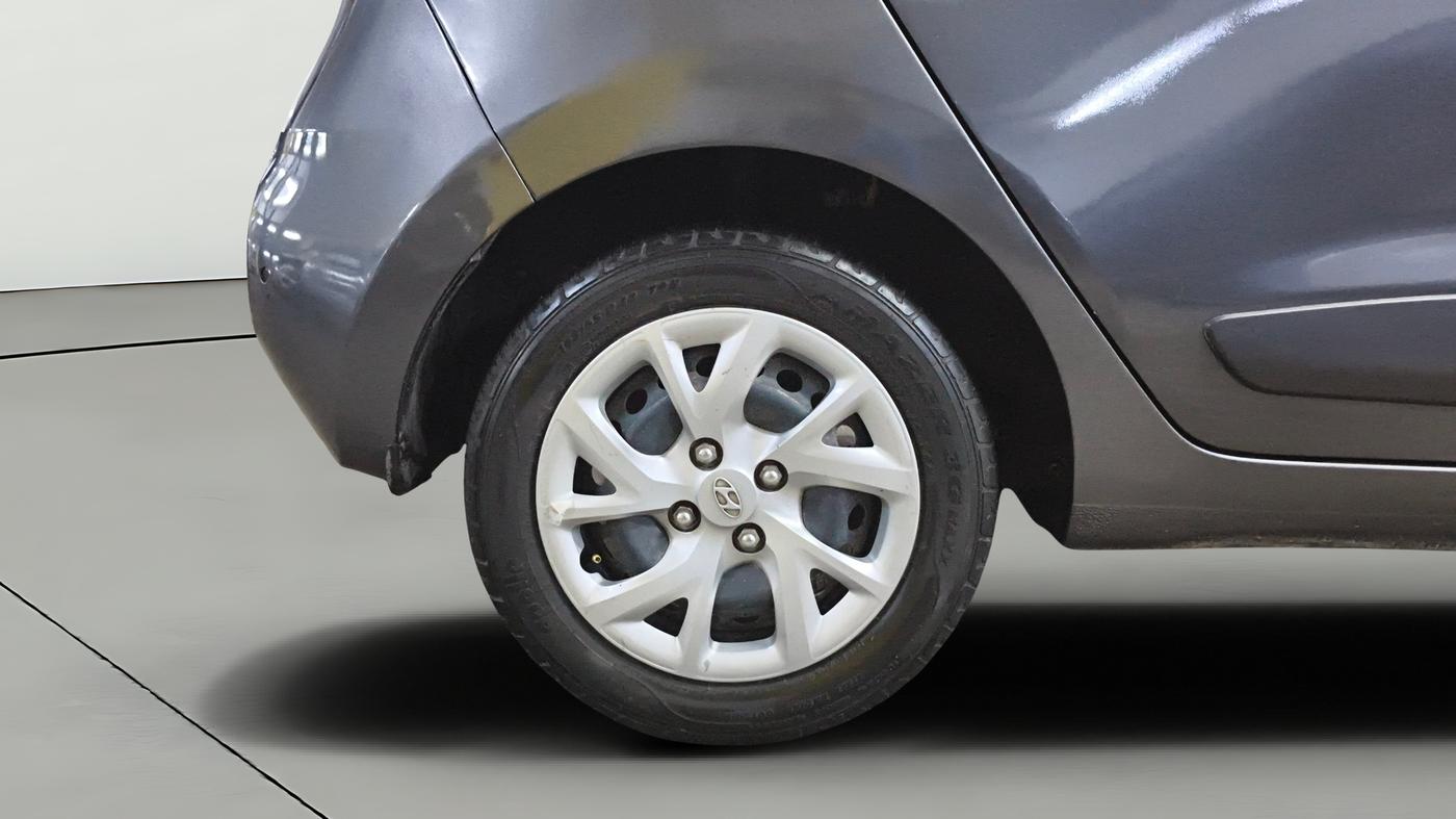 2020 Hyundai Grand i10 SPORTZ 1.2 KAPPA VTVT, CNG, Manual, 49,375 km, Right Rear Wheel