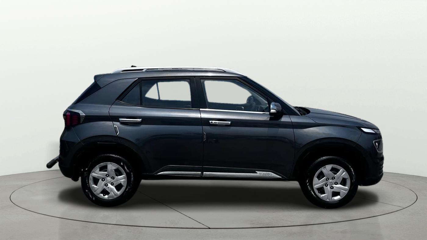 2022 Hyundai VENUE S(O) 1.2, Petrol, Manual, 1,31,745 km, Right Side View