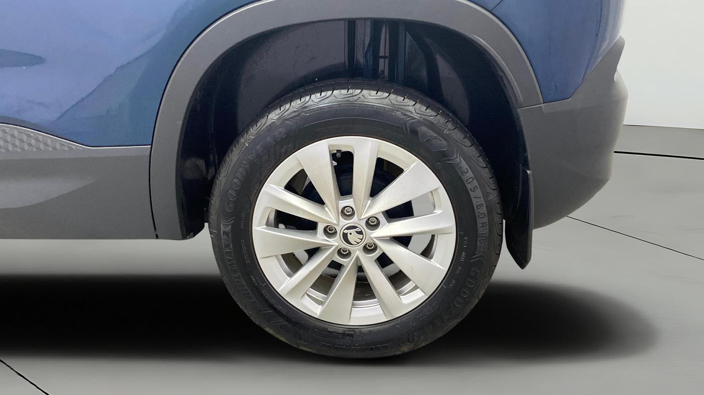 2025 Skoda Kylaq Signature, Petrol, Manual, 11,585 km, Left Rear Wheel