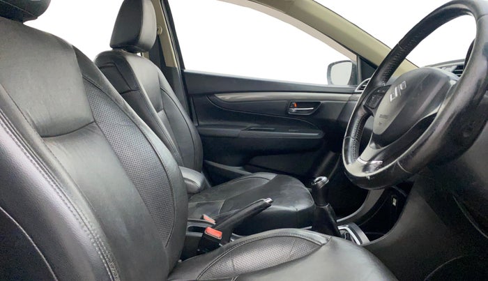 2015 Maruti Ciaz ZDI+ SHVS RS, Diesel, Manual, 96,967 km, Right Side Front Door Cabin