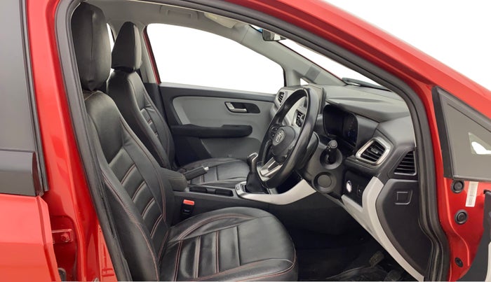 2020 Tata ALTROZ XZ PETROL, Petrol, Manual, 32,192 km, Right Side Front Door Cabin