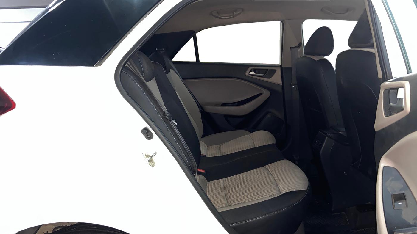 2018 Hyundai Elite i20 ASTA 1.2  CVT, Petrol, Automatic, 1,03,582 km, Right Side Rear Door Cabin