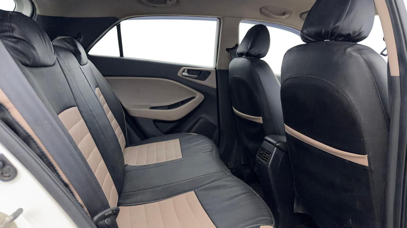 2017 Hyundai Elite i20 SPORTZ 1.2, Petrol, Manual, 65,864 km, Right Side Rear Door Cabin