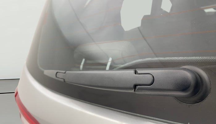 2023 Renault TRIBER RXZ AMT, Petrol, Automatic, 32,928 km, Rear Wiper